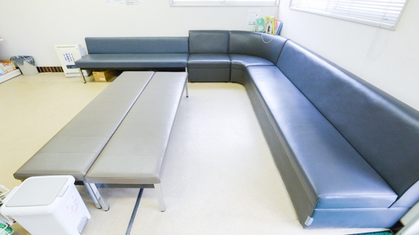 葦陽 勝田薬局の待合スペース