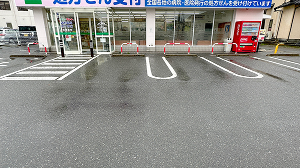 くすりのマルト調剤薬局　君ケ塚店の駐車場