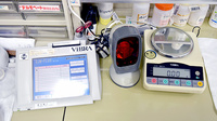 こばと薬局　府中店の調剤器具