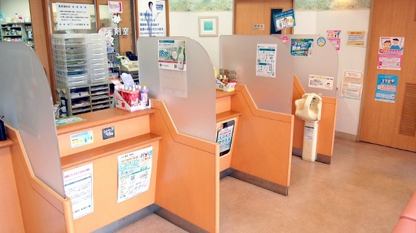 こばと薬局　高須店の受付/カウンター
