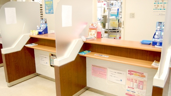 クルーズ薬局　新羽店の受付/カウンター