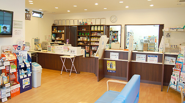 クルーズ薬局　岐南店の内観
