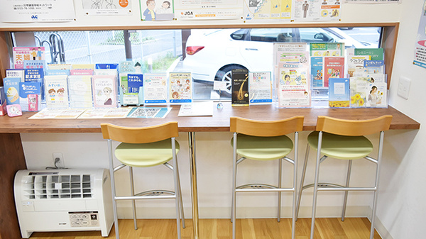 クルーズ薬局　頼兼店の待合スペース