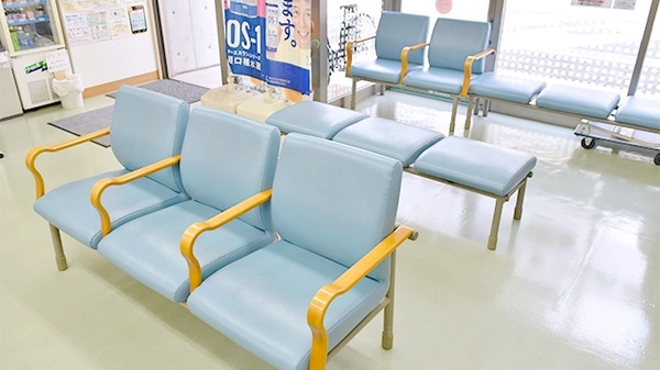 さんくす薬局　呉店の待合スペース