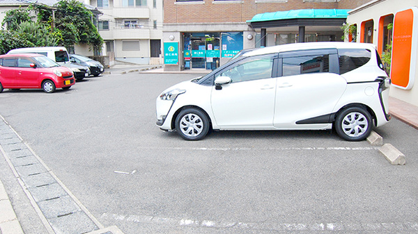 康仁薬局　大町店の駐車場
