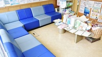 康仁薬局　広二級橋店の待合スペース