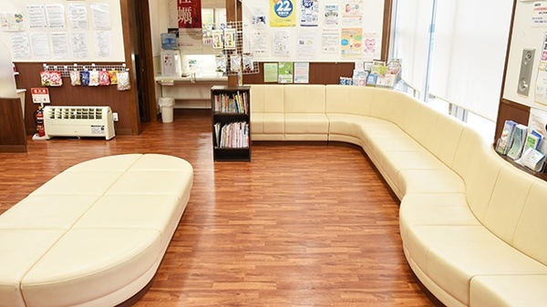 康仁薬局　廿日市中央店の待合スペース