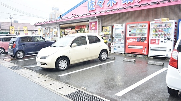 佐々木薬局　本店の駐車場