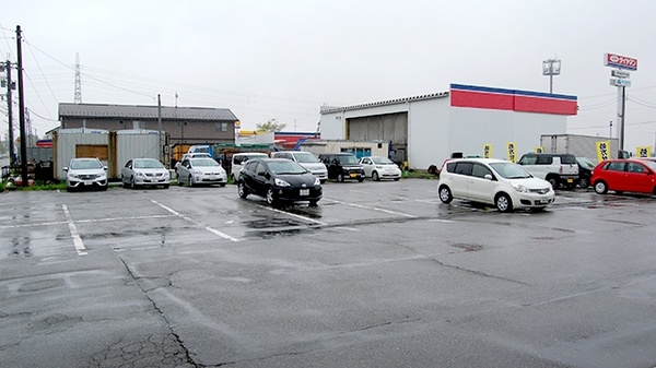 コメヤ薬局　安養寺店の駐車場