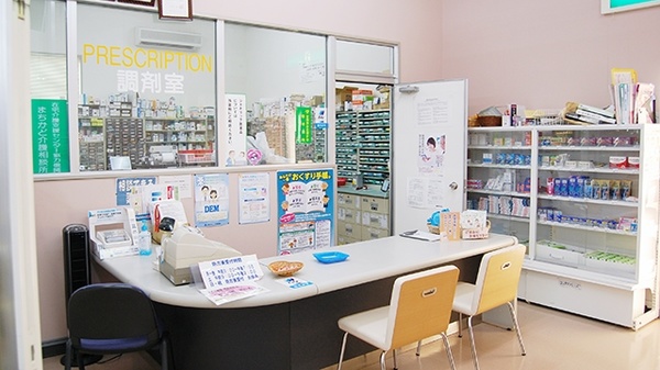 月橋コメヤ薬局の受付/カウンター