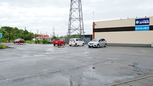 水戸町コメヤ薬局の駐車場