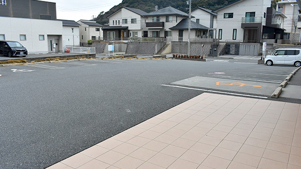 サンキュードラッグ　新椋野薬局の駐車場