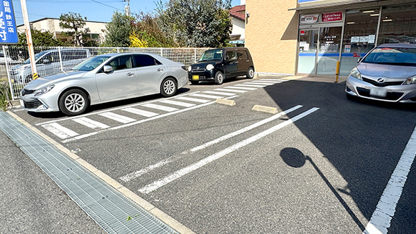サンキュー薬局　鉄王店の駐車場