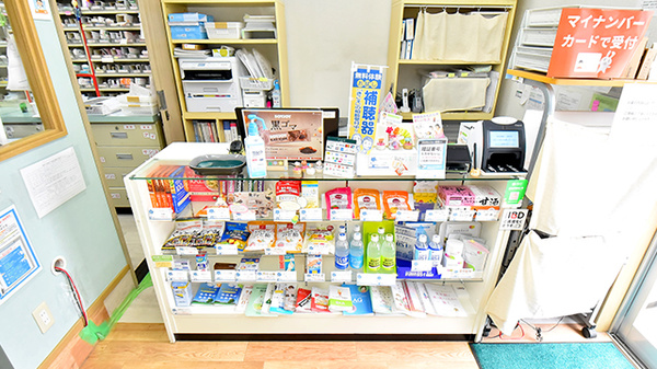 幸生堂薬局 上野芝店の受付/カウンター