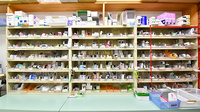 幸生堂薬局 浅香山店の薬棚