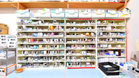 幸生堂薬局 生駒店の薬棚