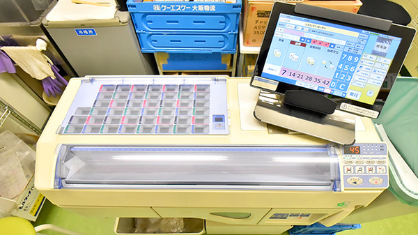 幸生堂薬局 生駒店の調剤器具