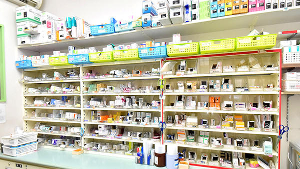 幸生堂薬局 寺田町店の薬棚