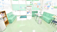 幸生堂薬局 桜塚店の待合スペース