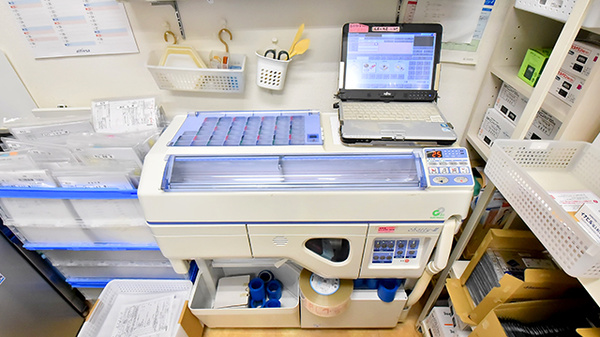 幸生堂薬局 東今里店の調剤器具