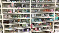 フィットケアデポ　市ヶ尾店薬局の薬棚
