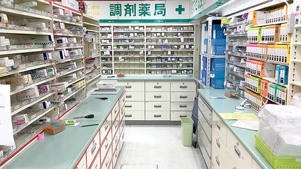 フィットケアエクスプレス　新横浜駅ビル店薬局の調剤室