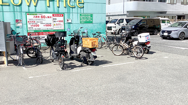 フィットケアデポ　岸根店薬局の駐輪場