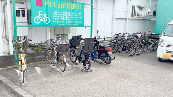 フィットケアデポ　篠原店薬局の駐輪場