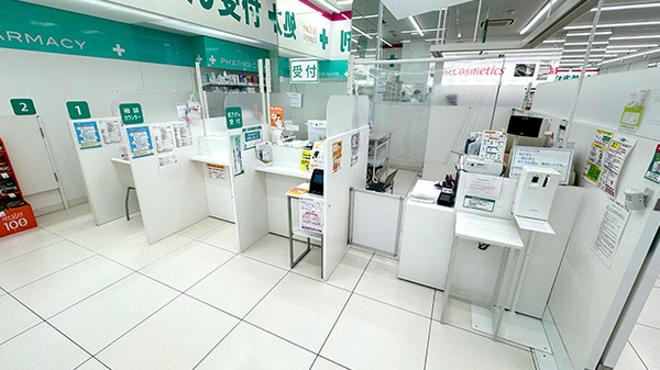 フィットケアエクスプレス　センター南店薬局の受付/カウンター
