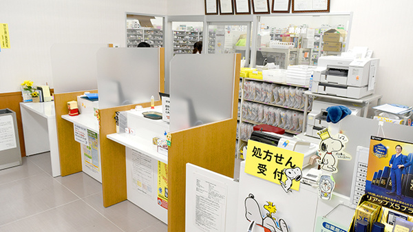 奈佐原ケアーズ薬局の受付/カウンター