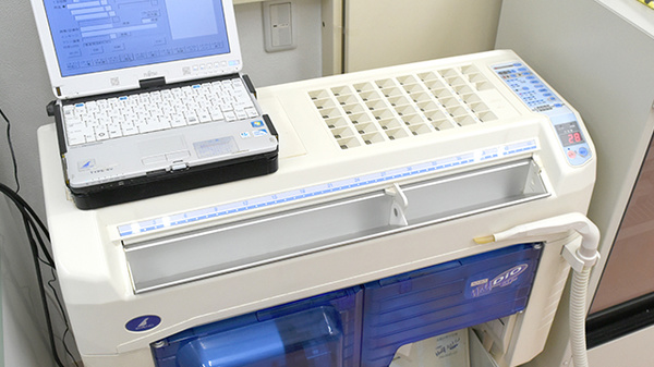 奈佐原ケアーズ薬局の調剤器具