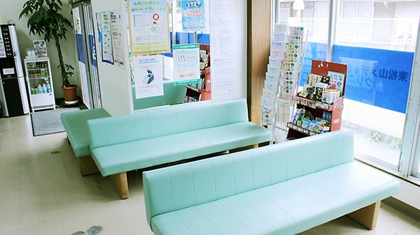 とまと薬局　東松山店の待合スペース