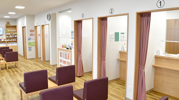 ハッピー薬局　東垣生店の受付/カウンター