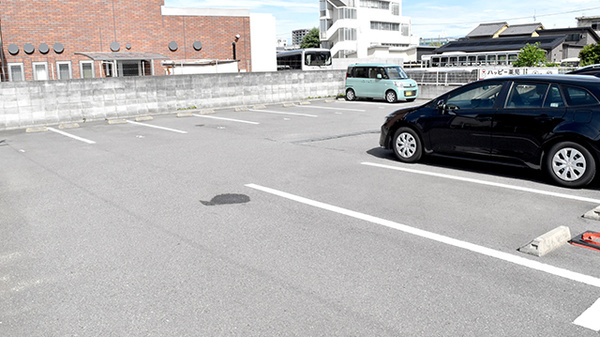 ハッピー薬局　室町店の駐車場