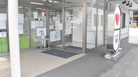 ハッピー薬局　衣山店の入口