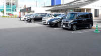 ハッピー薬局　衣山店の駐車場
