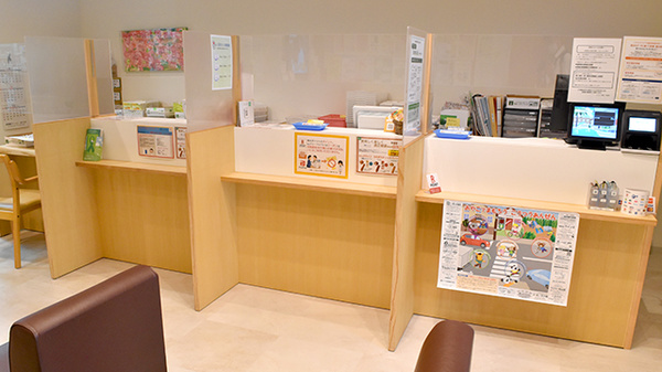 ハッピー薬局　味酒店の受付/カウンター
