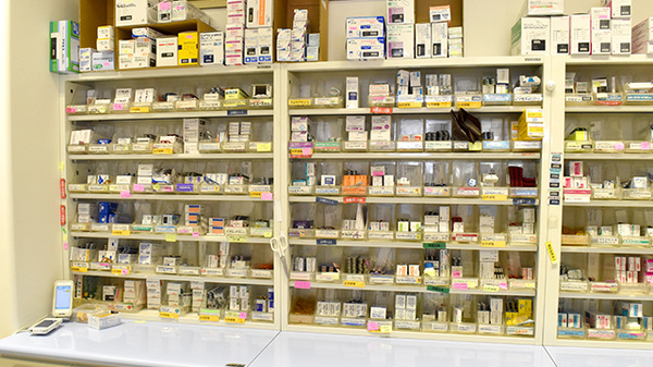 ハッピー薬局　古川北店の薬棚