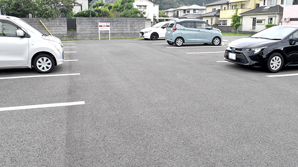 ハッピー薬局　東野店の駐車場