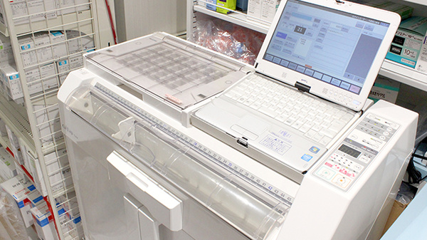 セイムス　大宮西口薬局の調剤器具