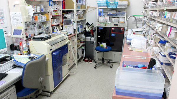 ドラッグセイムス　湘南台薬局の調剤室