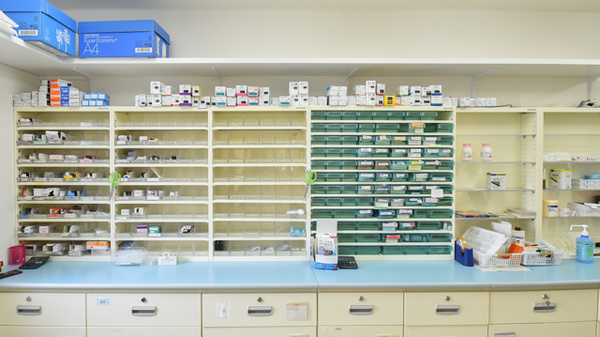 ニック調剤薬局　宇部店の薬棚