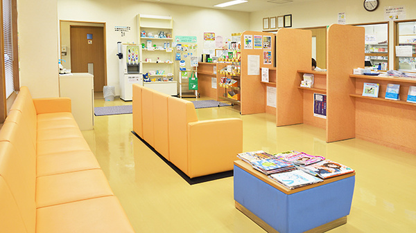 しなの薬局　桜木店の内観