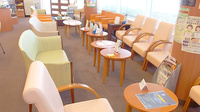しなの薬局　新通店の待合スペース