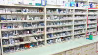 しなの薬局　三条店の薬棚