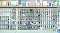いちご薬局皆実町店の薬棚