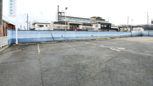 ひかり薬局 小野本町店の駐車場