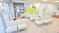 フタツカ薬局　神戸西店の待合スペース
