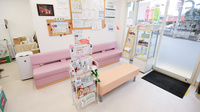 フタツカ薬局　小野店の待合スペース