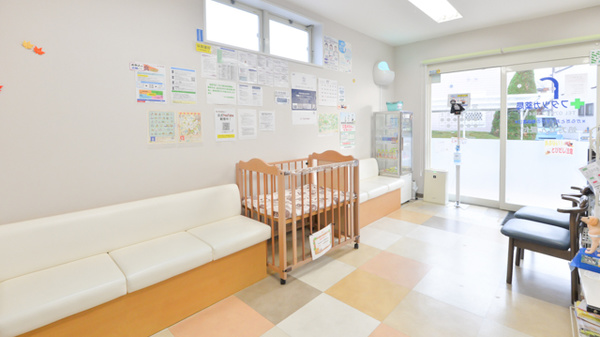 フタツカ薬局　西脇和布店の待合スペース